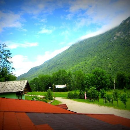 Kamp Rut Albergue Kobarid Exterior foto