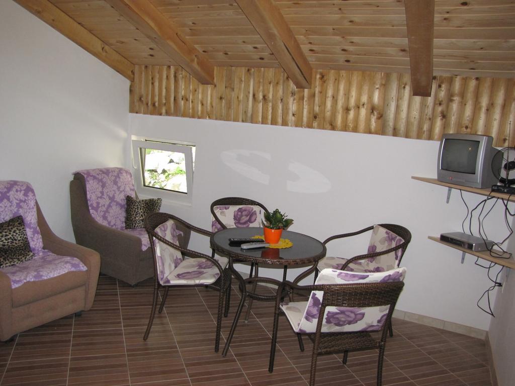 Kamp Rut Albergue Kobarid Habitación foto