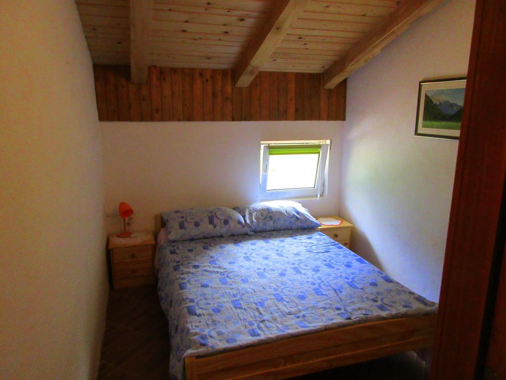 Kamp Rut Albergue Kobarid Exterior foto