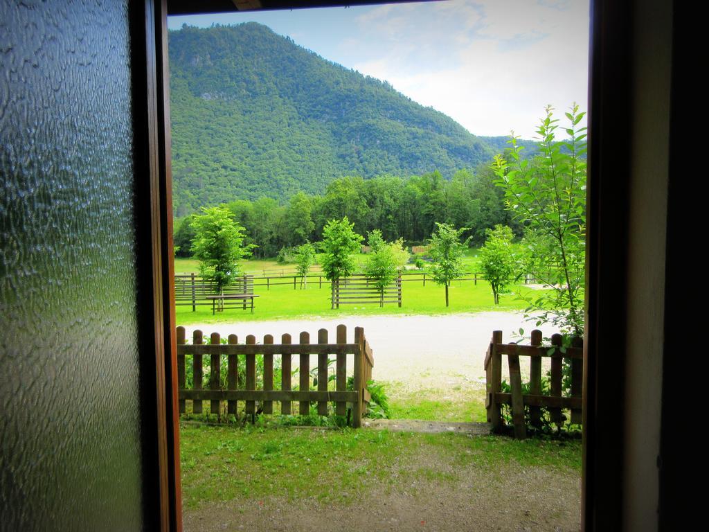 Kamp Rut Albergue Kobarid Exterior foto