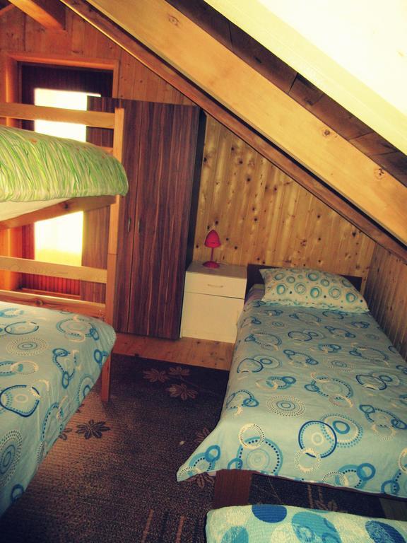 Kamp Rut Albergue Kobarid Exterior foto