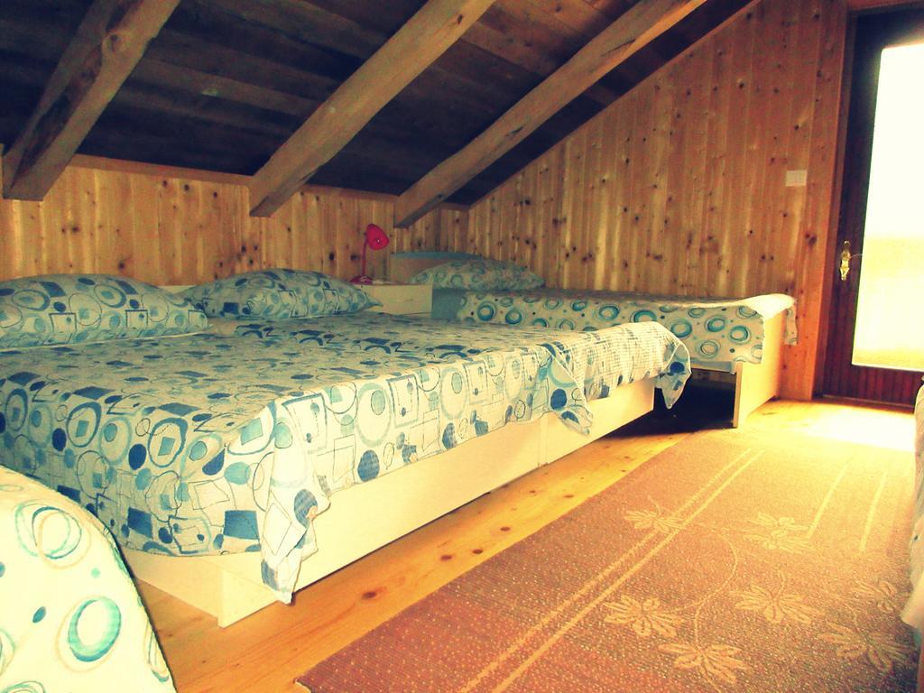 Kamp Rut Albergue Kobarid Exterior foto