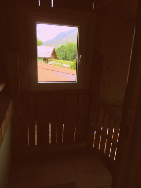 Kamp Rut Albergue Kobarid Exterior foto
